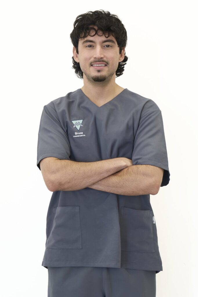 Clínica Dental Manuel Marín - Bruce Chang