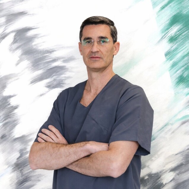 Clínica Dental Manuel Marín - Dr. Pedro Martos Díaz